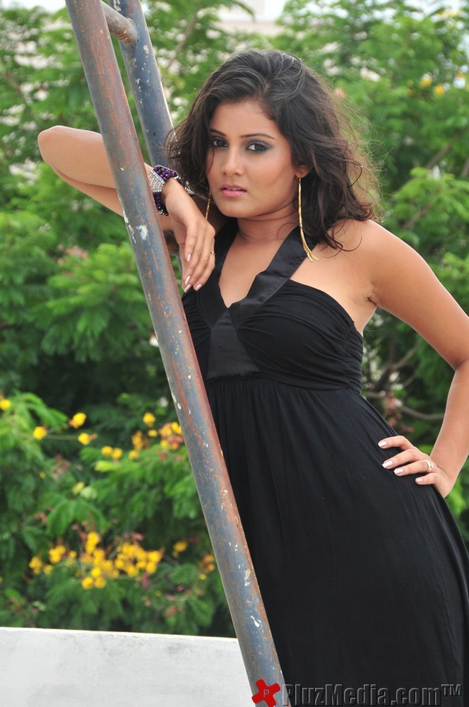 Archana Gupta Hot Photo Shoot Pictures | Picture 90198